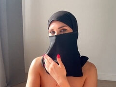Naughty Muslim Girl Gives Sensual Titjob and Hot Blowjob