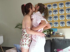 Audrey Quinn & Roxanne Mae hot lesbian sex