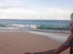 Playa, Morena, Penetracion con dedos, Novia, Orgasmo, Coño, Ducha, Flaco