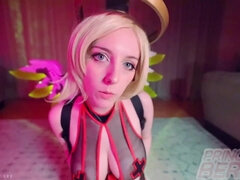 Naughty cosplay babe hot solo video