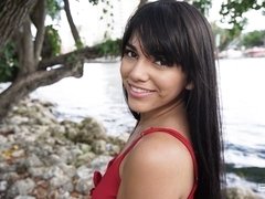 Gros cul, Sucer une bite, Brunette brune, En levrette, Branlette thaïlandaise, Pov, Rasée, Adolescente