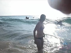 Amateur, Plage, Sucer une bite, Brunette brune, Fille latino, Mamelons bombés, Douche, Maigrichonne