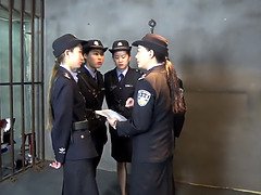 Bondage, Chinoise, Domination, Branlette thaïlandaise, Hd, Lesbienne, Police, Plan cul à trois