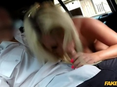 Lécher le cul, Gros seins, Voiture, Branlette thaïlandaise, De plein air, Pov, Chatte, Uniforme