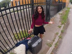 Mamada, Morena, Corridas, Sexo duro, Al aire libre, Pov, Público, Adolescente