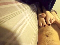 Footjob, Teenka