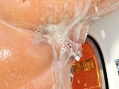 Grosser arsch, Bikini, Milf, Im freien, Rasiert, Entkleiden, Tätowierung, Nass