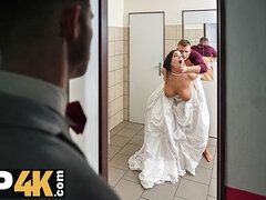 Grosser arsch, Grosse titten, Braunhaarige, Pummelig, Tschechisch, Hd, Toilette, Hochzeit