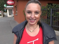 Grosser arsch, Blondine, Blasen, Handjob, Natürlichen titten, Im freien, Pov, Rasiert