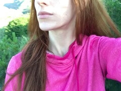 Gros clito, Attrapée, Doigter, Masturbation, Orgasme, De plein air, Petite femme, Rousse roux