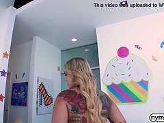 Nympho luxurious blonde kAli Roses vulva banging