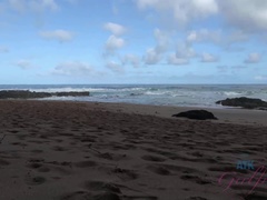 Amateur, Plage, Éjaculation interne, Nue, Pov, Nénés, Voyeur, Mouillée