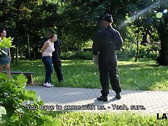 18 jaar, Pijpbeurt, Bruinharig, Mollig, Natuurlijke tieten, Politie, Zoon, Tiener