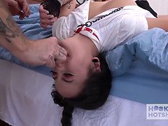 18, アジア人, 着衣女と全裸男, 口内発射, 顔射, Hd, ラフ, 女子高生