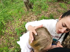 Pijpbeurt, Naakte man aangeklede vrouw, Sperma in mond, Vriendin, Gezichtspunt, Russisch, Zuigen, Trio