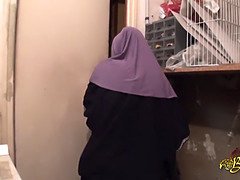 Arabisch, Aangekleed, Oudere vrouw, Sperma shot, Hd, Masturbatie, Rijpe lesbienne, Spuiten