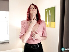 Femelle, Hd, Masturbation, Mature, Mère que j'aimerais baiser, Rousse roux, Solo, Jouets