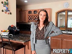 Aubree Valentine convinces picky client to buy her home with deepthroating & ass eating